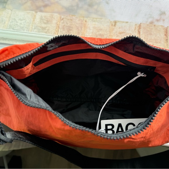 Baggu Medium Nylon Crescent Bag - Picture 6 of 10